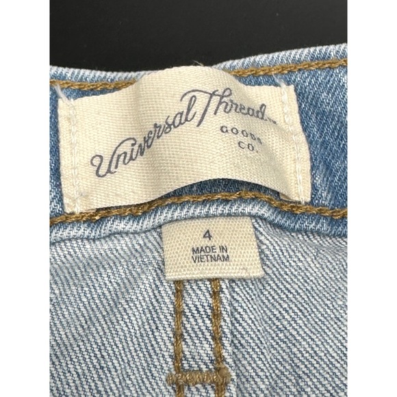 Universal Thread Denim Mini Skirt Women's Size 4 Light Wash Raw Hem Cotton - Picture 2 of 5